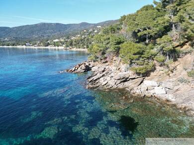 Villa à vendre 5 460 000 € 6 pièces 5 chambres 210 m² 2 000 m² de terrain Les Calanques Le Lavandou 83980