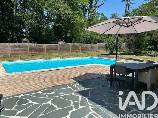Maison à vendre 459 000 € 9 pièces 4 chambres 211 m² 2 900 m² de terrain Noisy-sur-École 77123