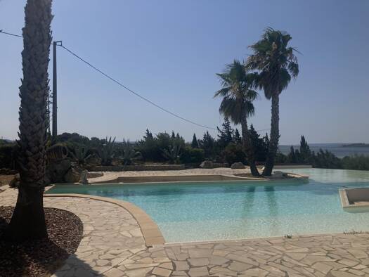 Maison à vendre 888 000 € 6 pièces 4 chambres 275 m² 4 900 m² de terrain Narbonne 11100