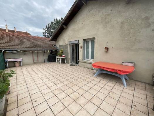 Appartement à vendre 285 000 € 5 pièces 4 chambres 181 m² Béligneux 01360