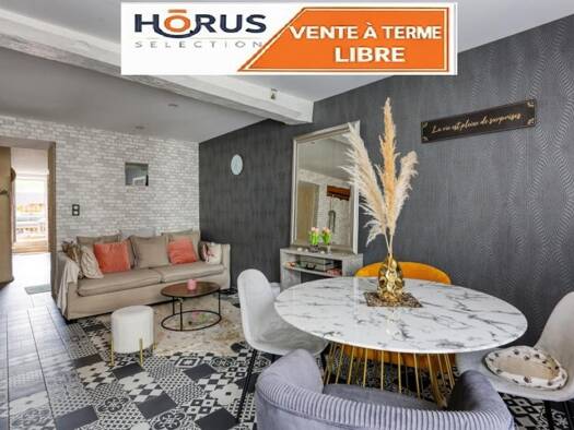 Maison de ville en viager Bouquet 99 500 € 6 pièces 5 chambres 152,6 m² 167 m² de terrain Pons 17800