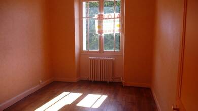 Appartement à louer 449 € 3 pièces 2 chambres 76 m² RDC/1 Donzy 58220