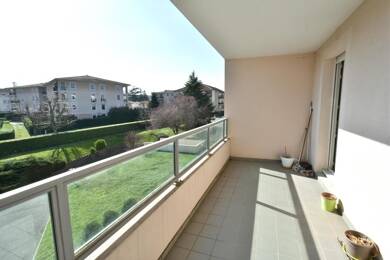 Appartement à louer 950 € 3 pièces 2 chambres 68,2 m² Étage 2/3 Centre Craponne 69290