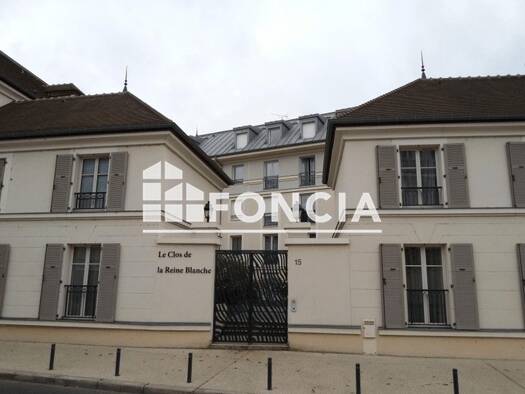 Appartement à louer 790 € 2 pièces 1 chambre 44,5 m² 4ème étage Rive de Seine Sud Est Melun 77000