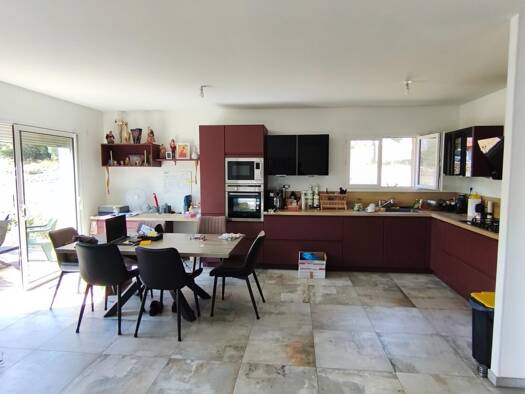 Maison de plain-pied à vendre 299 500 € 3 pièces 2 chambres 82 m² 686 m² de terrain Espinasses 05190