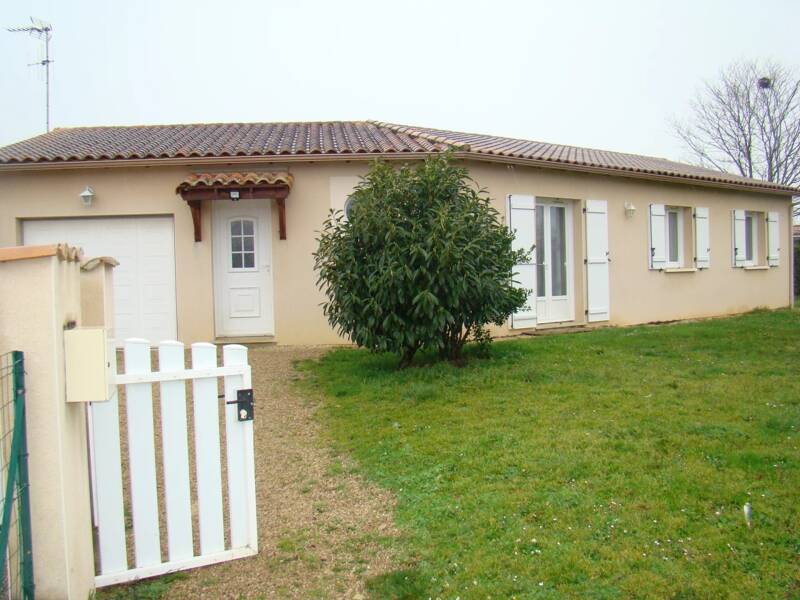 Maison à louer, 84m², GENCAY