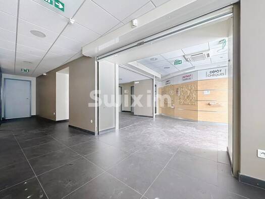 Local commercial à louer 3 900 € 140 m² de surface de vente Centre Divonne-les-Bains 01220