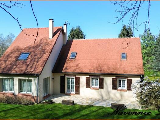 Maison à vendre 320 000 € 8 pièces 5 chambres 200 m² 3 781 m² de terrain La Saussaye 27370