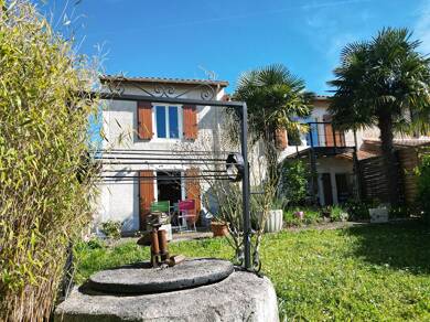 Maison à vendre 210 000 € 5 pièces 3 chambres 167 m² 406 m² de terrain Centre Ville La Couronne 16400