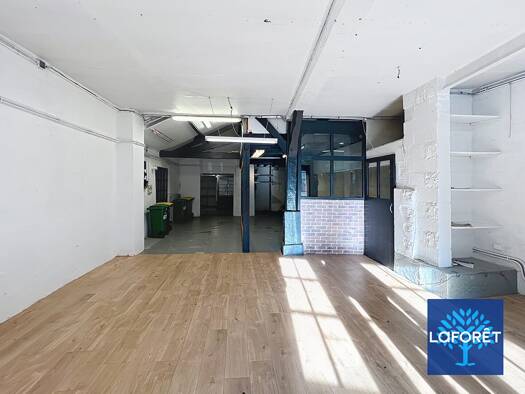 Local d'activités à vendre 210 000 € 205 m² d'espace de stockage La Ferté-Alais 91590