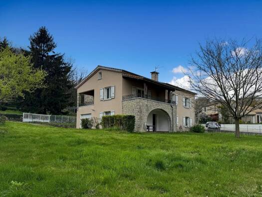 Maison à vendre 290 000 € 7 pièces 5 chambres 165 m² 1 077 m² de terrain Meyras 07380