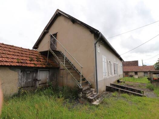 Maison à vendre 50 000 € 2 pièces 1 chambre 140 m² 2 357 m² de terrain Lucenay-Lès-Aix 58380