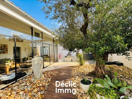 Maison à vendre 948 000 € 7 pièces 3 chambres 172 m² 523 m² de terrain Bourg Périgny 17180