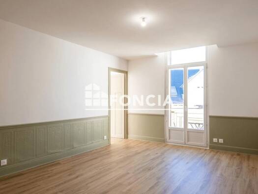 Appartement à vendre 100 000 € 3 pièces 2 chambres 70 m² Étage 2/2 Amphitheatre Rodez 12000