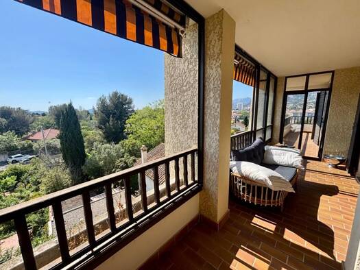 Appartement à vendre 400 000 € 5 pièces 3 chambres 95 m² Étage 1/2 La Serinette Toulon 83000