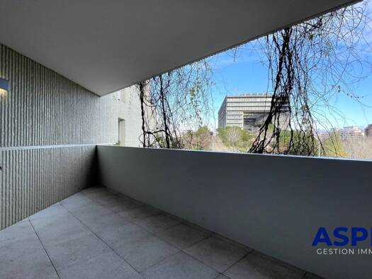 Appartement à louer 875 € 2 pièces 1 chambre 42,2 m² Étage 1/7 Aiguerelles - Nouvelle Mairie Montpellier 34000