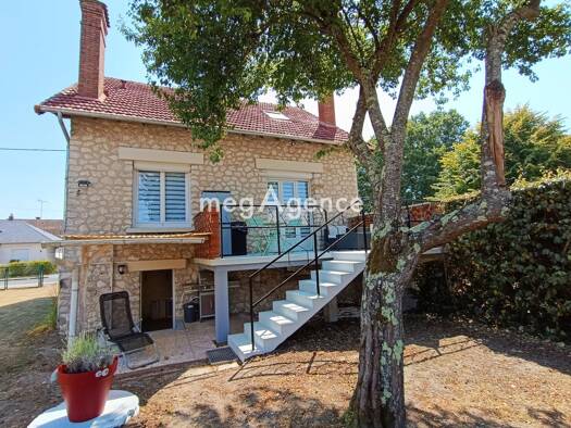 Maison à vendre 153 000 € 4 pièces 3 chambres 82 m² 665 m² de terrain Salbris 41300