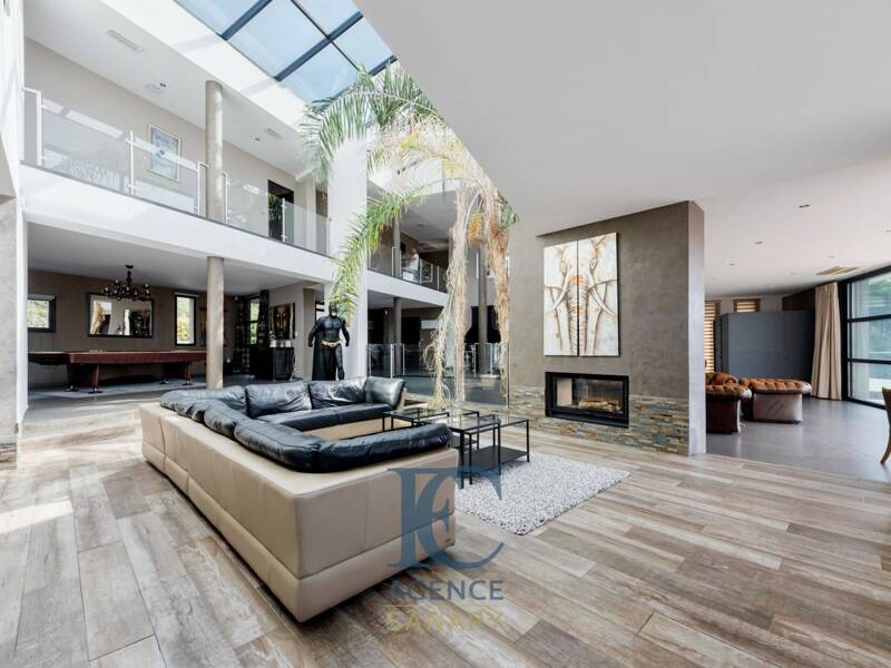 Maison à vendre, 800m², LA CADIERE D'AZUR