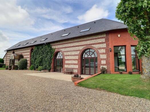 Local commercial à vendre 580 000 € 480 m² de surface de vente La Cerlangue 76430