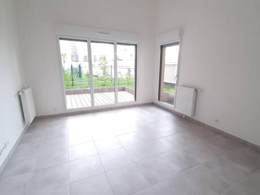 Appartement à louer 881 € 2 pièces 1 chambre 41 m² RDC Mordacs-Coeuilly Champigny-sur-Marne 94500