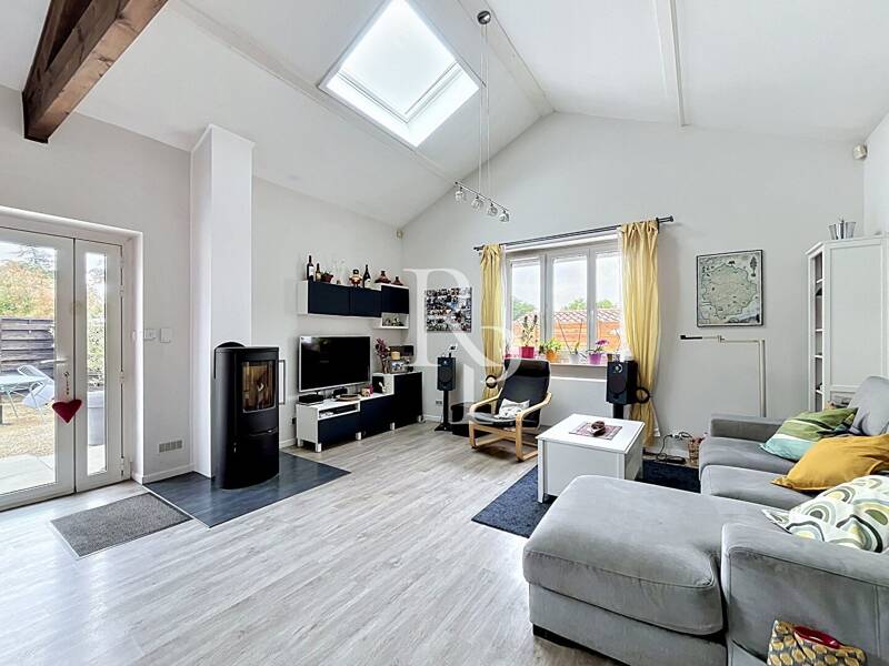 Maison à vendre, 102m², SAINT GENIS LES OLLIERES