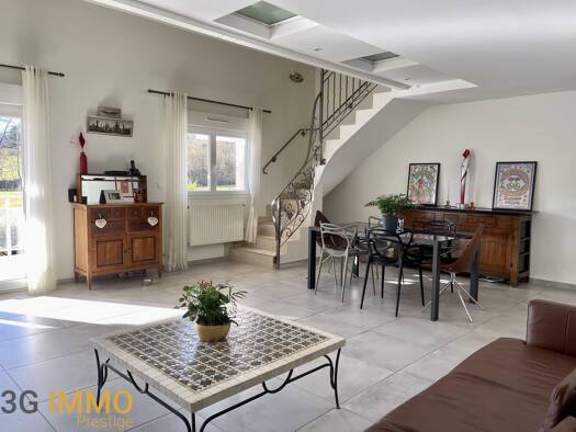 Duplex à vendre 588 000 € 7 pièces 5 chambres 150 m² Étage 1/1 Etaux 74800