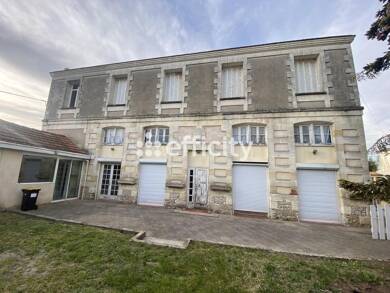 Immeuble à vendre 198 000 € 386 m² Mazion 33390