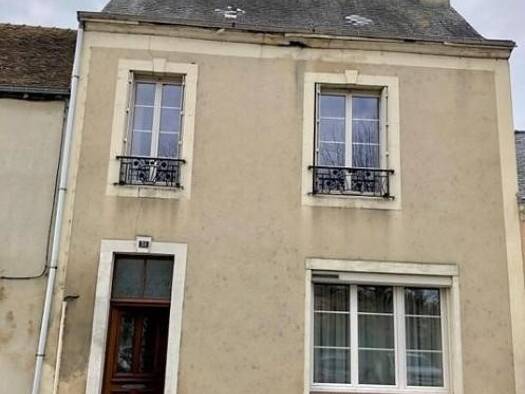 Maison à vendre 83 460 € 5 pièces 3 chambres 127 m² 240 m² de terrain Noyen-sur-Sarthe 72430