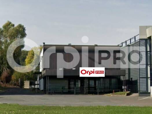 Local d'activités à vendre 180 000 € 180 m² d'espace de stockage La Ville-du-Bois 91620