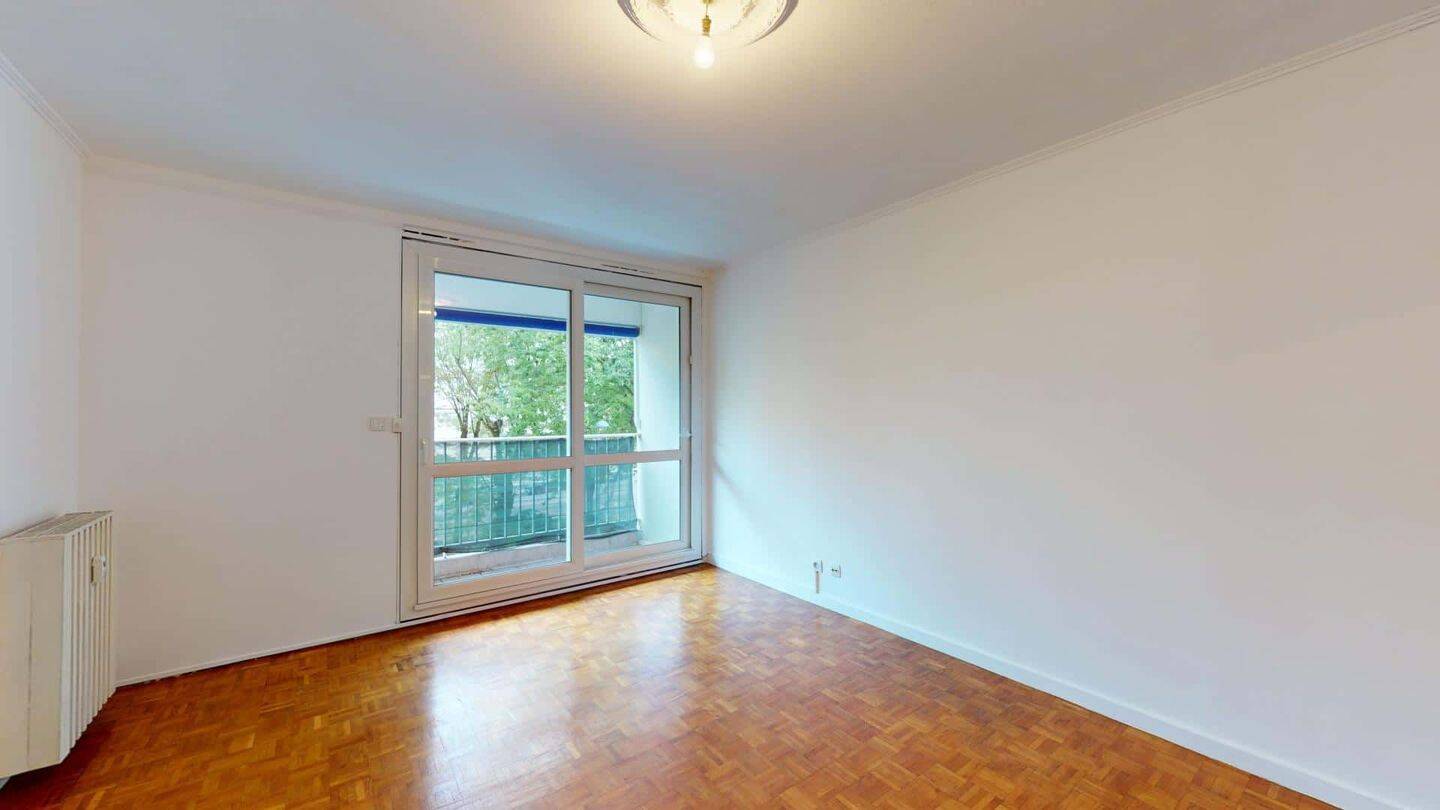 Apartment in Avenue des Champs Perdrix, Dijon for 83 m² with 3 b — 1