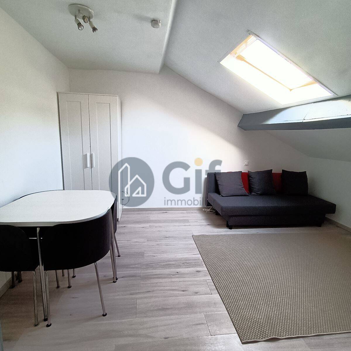Maison à louer, 16m², SAINT MAUR DES FOSSES