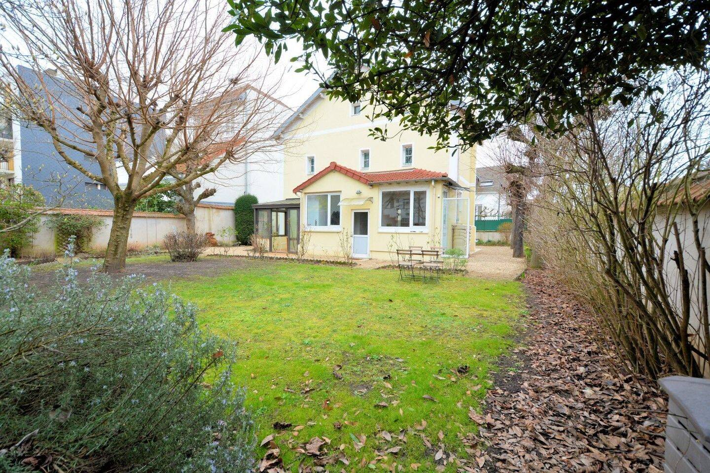 Maison à vendre, 150m², SAINT MAUR DES FOSSES
