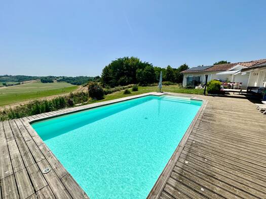 Maison de plain-pied à vendre 285 000 € 6 pièces 4 chambres 170 m² 2 024 m² de terrain Grenade-sur-l'Adour 40270