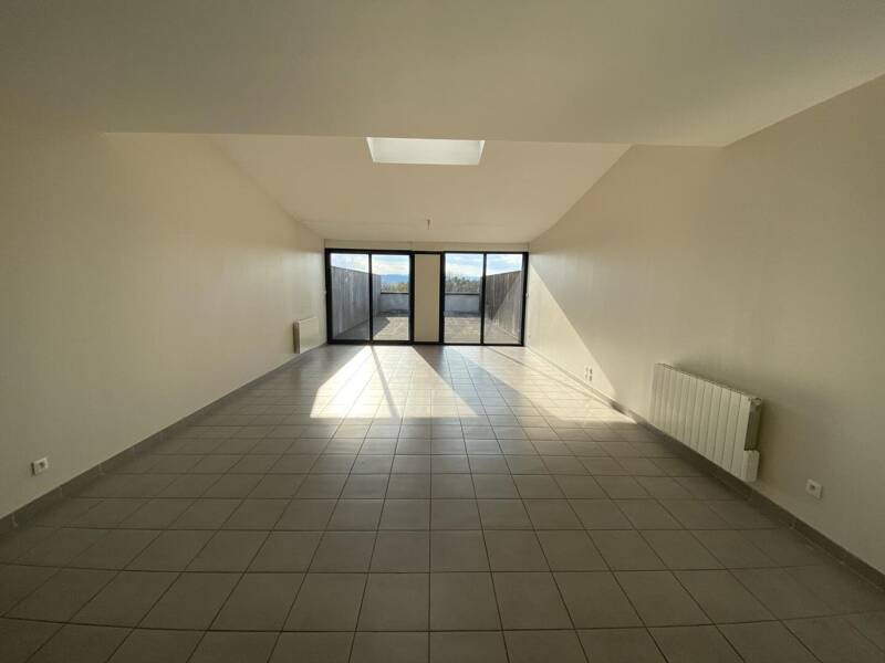 Maison à louer, 97m², LA TOUR DE SALVAGNY