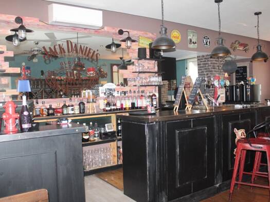 Local commercial à vendre 614 000 € 347 m² de surface de vente Saint-Genis-de-Saintonge 17240