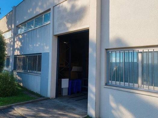 Local commercial à louer 3 024 € 400 m² de surface de vente Zone Industrielle Blanquefort 33290