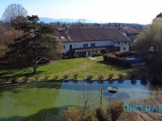 Maison à vendre 3 289 000 € 12 pièces 7 chambres 850 m² 13 600 m² de terrain Ornex 01210