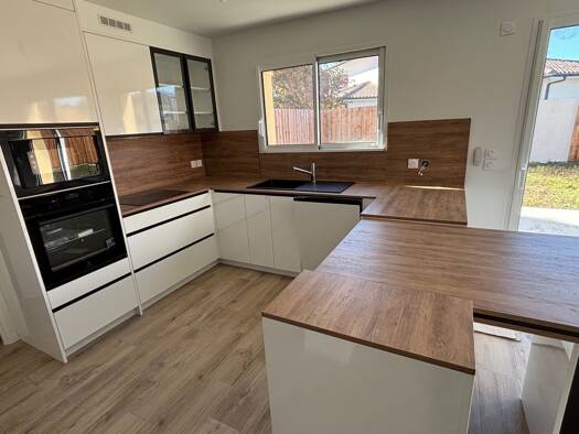 Maison à louer 1 800 € 4 pièces 4 chambres 110 m² 180 m² de terrain Parempuyre 33290