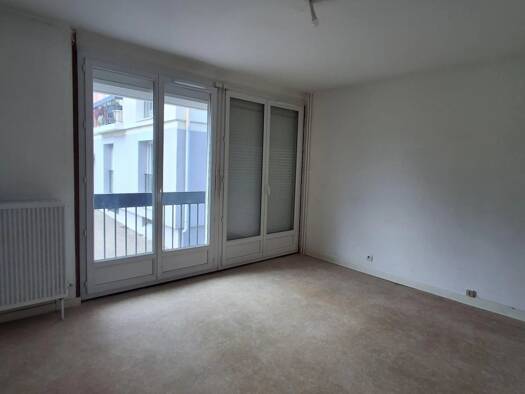 Appartement à louer 318 € 1 pièce 33 m² RDC Nord Est Saint-Jean-Bonnefonds 42650