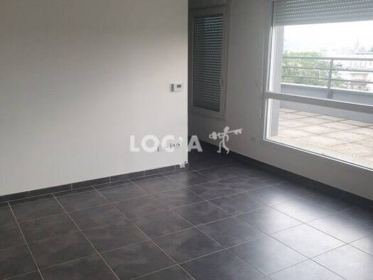 Appartement à louer 726 € 2 pièces 1 chambre 40 m² Étage 7/7 Dijon 21000