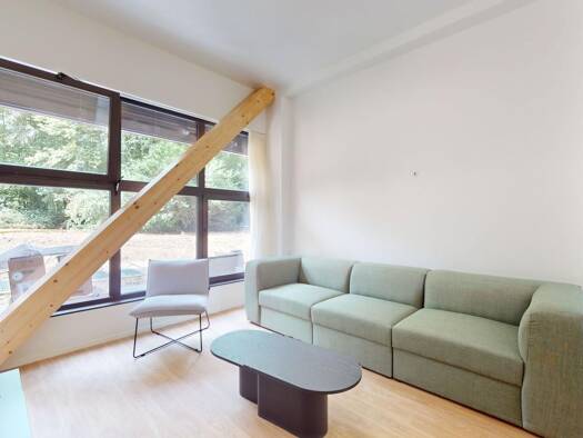 Appartement à louer 990 € 1 pièce 8 chambres 228 m² RDC Haut Guichet-Centre Ouest Orsay 91400