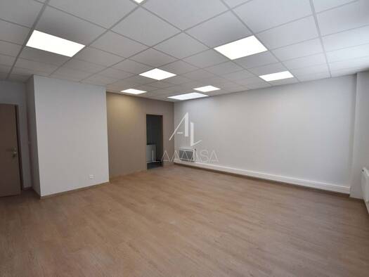 Local commercial à louer 753 € 39 m² de surface de vente Tassigny-Leclerc Centre Lagny-sur-Marne 77400