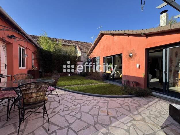 Maison à vendre 485 000 € 5 pièces 2 chambres 115 m² 320 m² de terrain Plateau Neuilly-Plaisance 93360