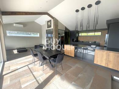 Maison à louer 1 650 € 6 pièces 4 chambres 194 m² 1 785 m² de terrain Saint Martin la Plaine 42800
