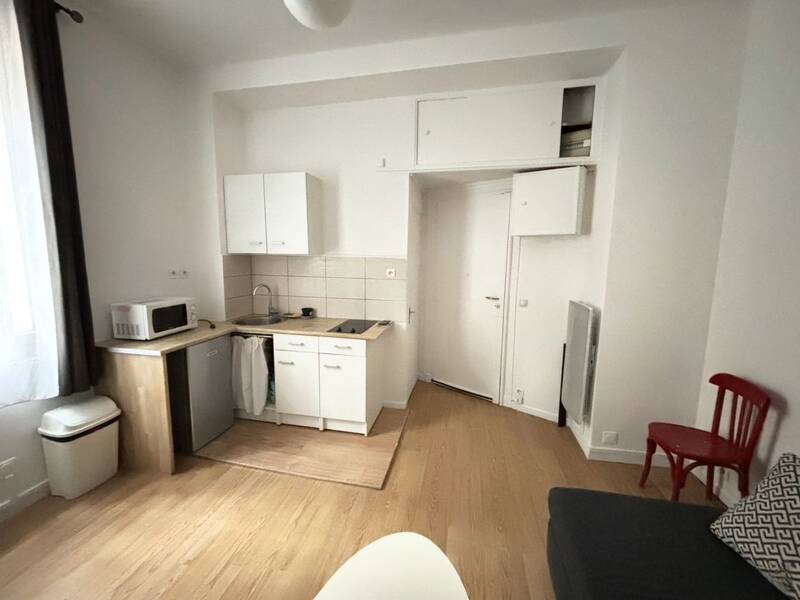 Maison à louer, 17m², PARIS 18E