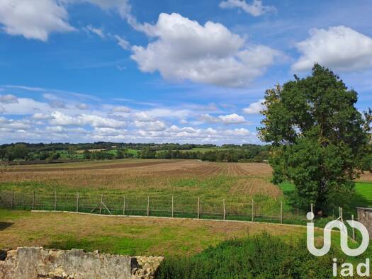 Maison à vendre 150 990 € 6 pièces 3 chambres 115 m² 4 393 m² de terrain Loireauxence 44370