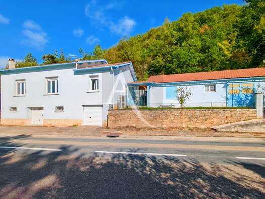 Maison à vendre 129 000 € 6 pièces 3 chambres 100 m² 2 400 m² de terrain Sauveterre-la-Lémance 47500