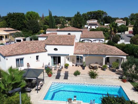 Maison de plain-pied à vendre 670 000 € 5 pièces 4 chambres 168 m² 1 400 m² de terrain Entre-Vignes 34400