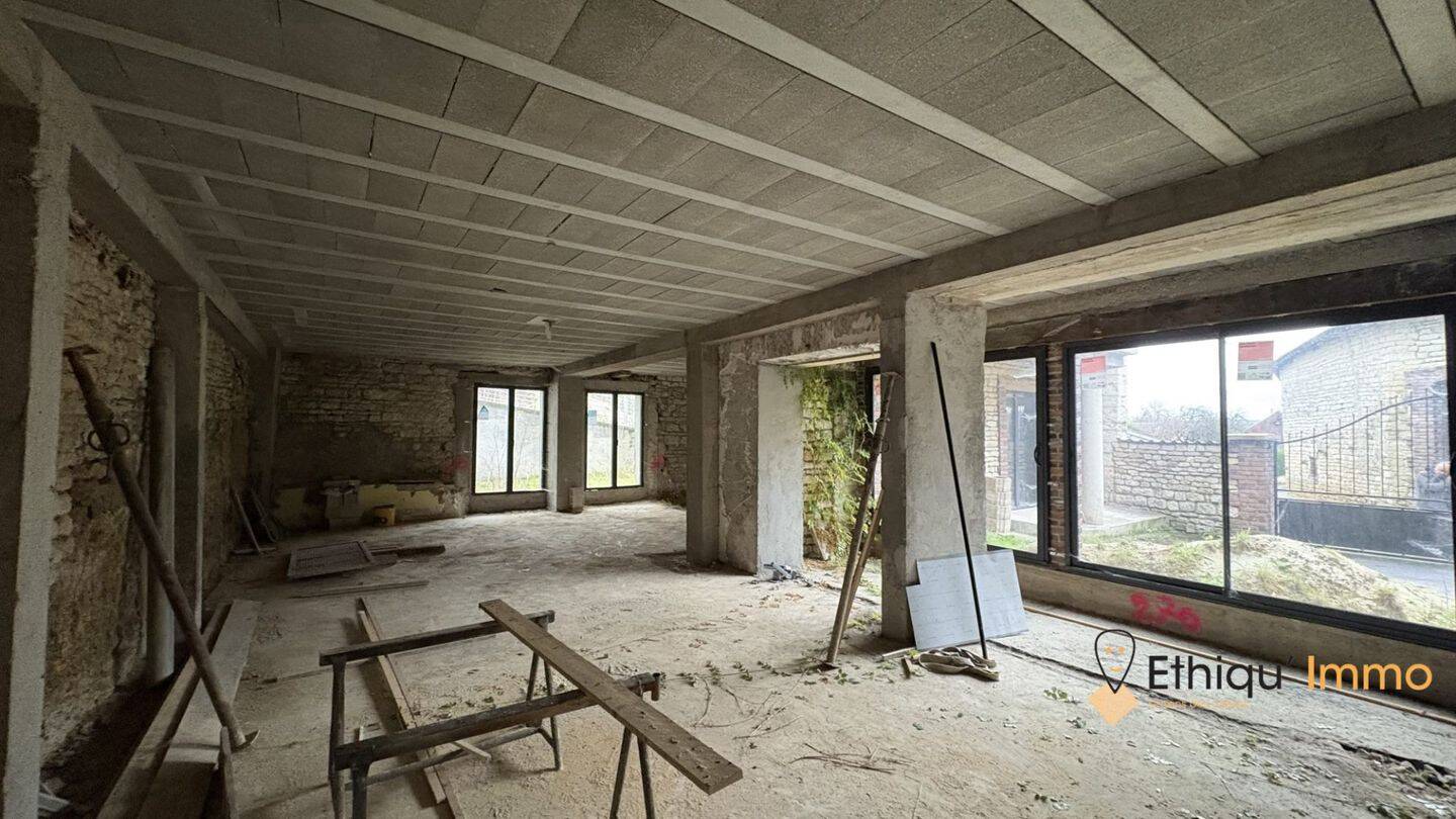Maison à vendre, 558m², VENDEUVRE SUR BARSE