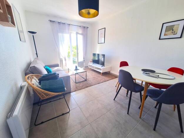 Appartement à louer 780 € 3 pièces 2 chambres 50,5 m² 1er étage Sainte-Tulle 04220